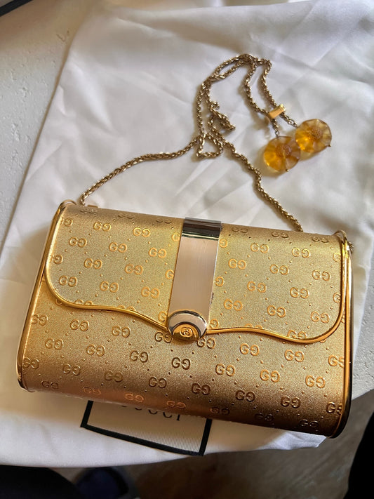 ✨ RARE ✨ Gucci Vintage Gold Metal Clutch w/ Dust Bag